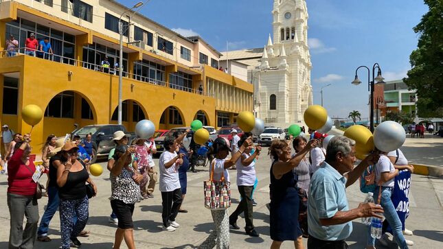 MUNICIPALIDAD REALIZA CAMINATA POR EL DÍA DEL ADULTO MAYOR