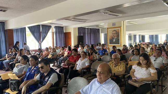 MÁS DE 100 PERSONAS ASISTEN AL TALLER DE LENGUA DE SEÑAS