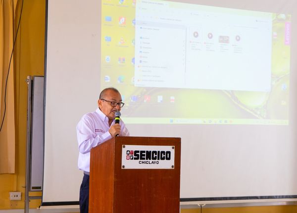 La Gerenta Regional de Desarrollo Productivo, Ing. Violeta Flores Izquierdo estuvo presente junto a su equipo técnico en el curso sobre el Cultivo de Concha de Abanico llevado a cabo en el auditorio del Servicio Nacional de Capacitación para la Industria de la Construcción (SENCICO) Chiclayo. La actividad estuvo dirigida por parte del CITE PESQUERO - PIURA que estuvo conformada. por los Ing. Pesqueros Acuicultores William Rivero Peña y el Ing. Victor Zapata Chiroque.