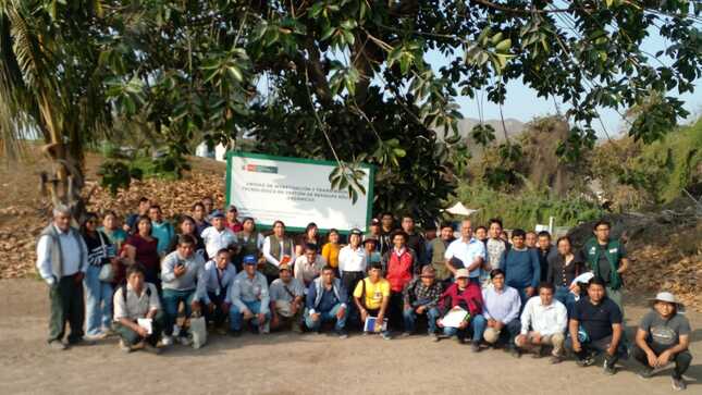 INIA CAPACITA a AGRICULTORES de SURCO 