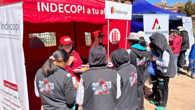 El Indecopi asesoró a emprendedores y creadores peruanos y bolivianos sobre la importancia del registro de marca y el derecho de autor
