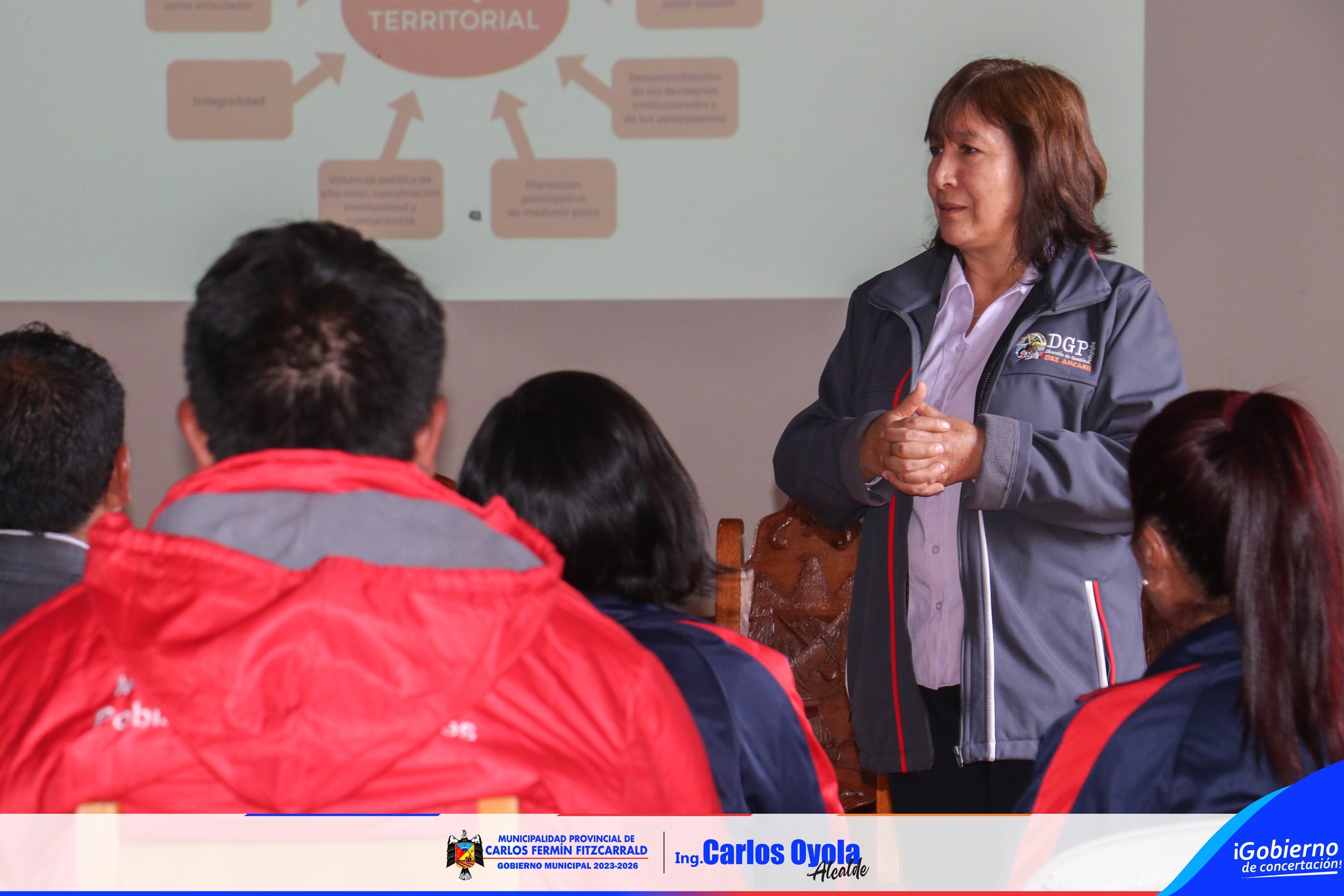 Fortaleciendo la educación.