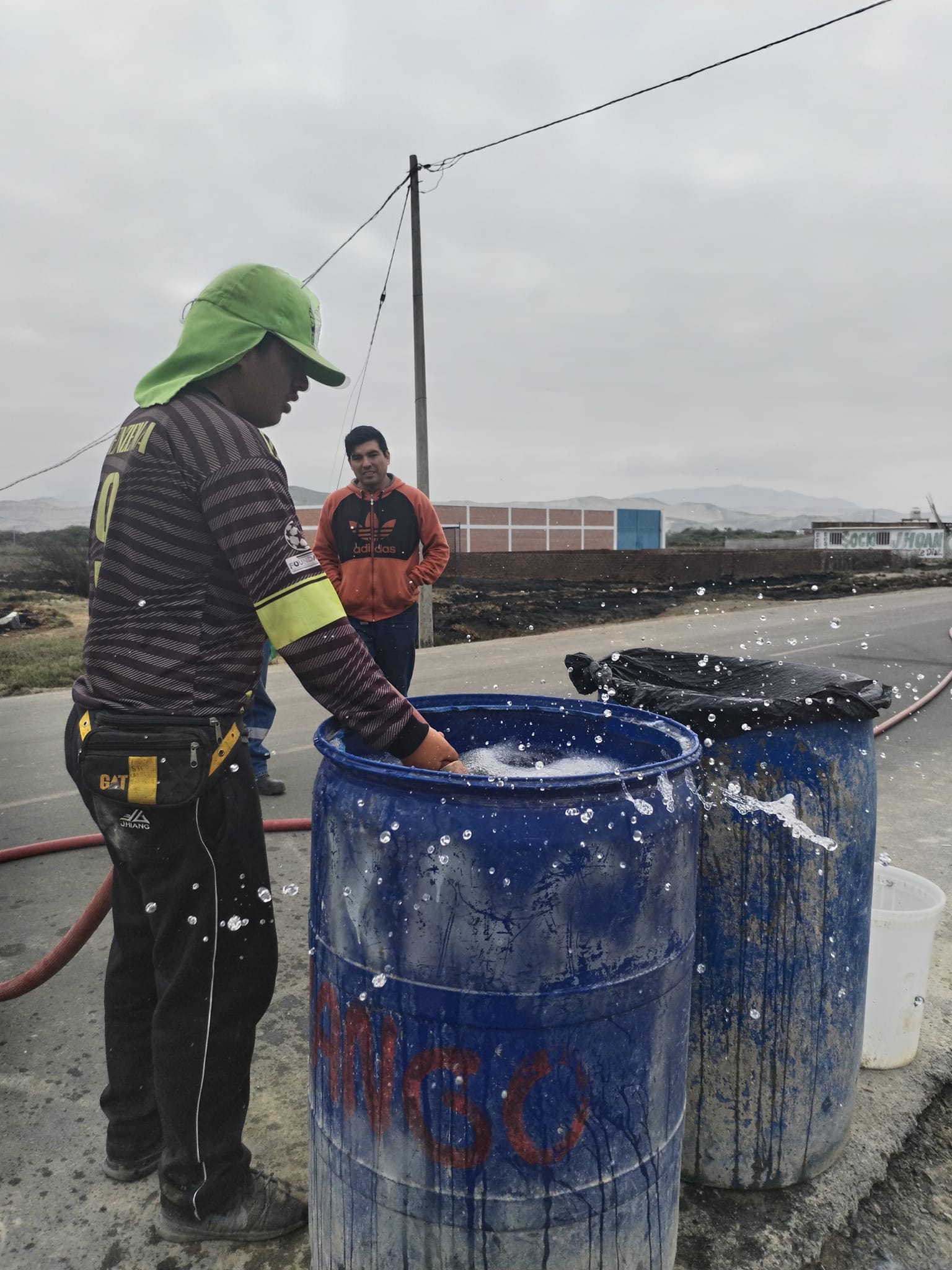 Abastecimiento de agua en cilindros