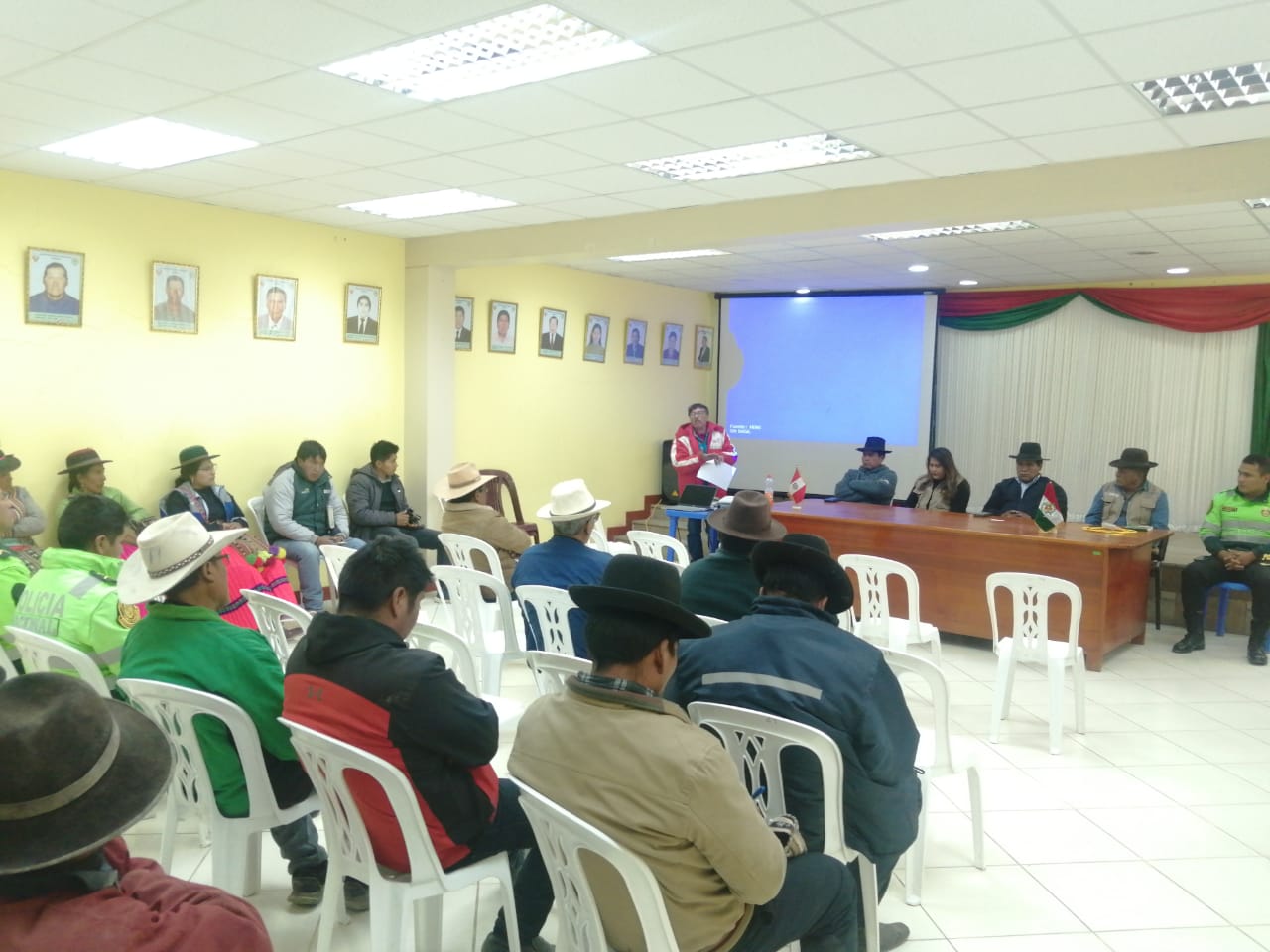 Capacitaciones A Conductores En Ichuña, Puquina Y Omate Sobre Seguridad Vial