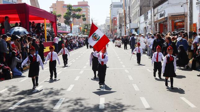 Ofrenda de la niñez en homenaje a la reincorporación de Tacna a la Patria