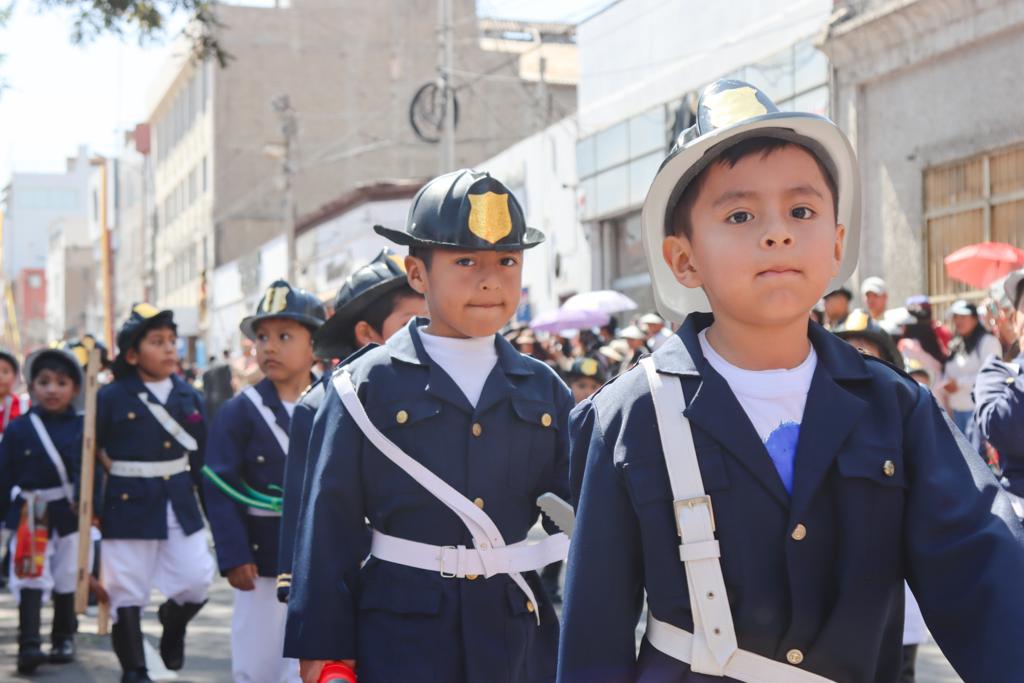 Ofrenda de la niñez en homenaje a la reincorporación de Tacna a la Patria