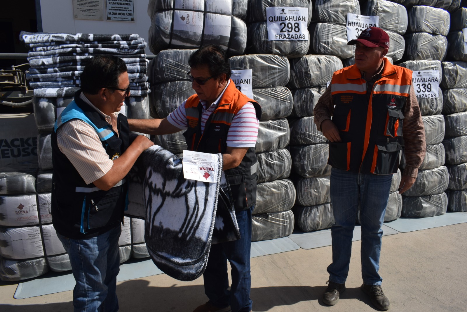 Más de 2 mil frazadas serán entregadas en Candarave y Tacna ante bajas temperaturas