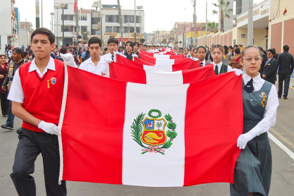 Juventud tacneña rinde homenaje a Tacna