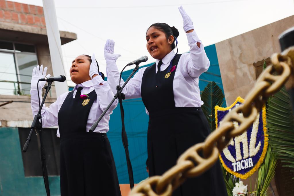 Juventud tacneña rinde homenaje a Tacna