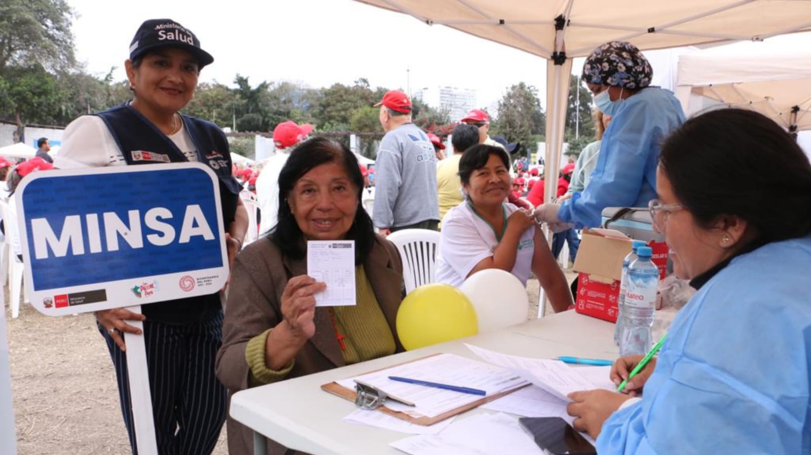 Más de 250 adultos mayores completaron sus vacunas durante festival “Al son de la experiencia” en Jesús María