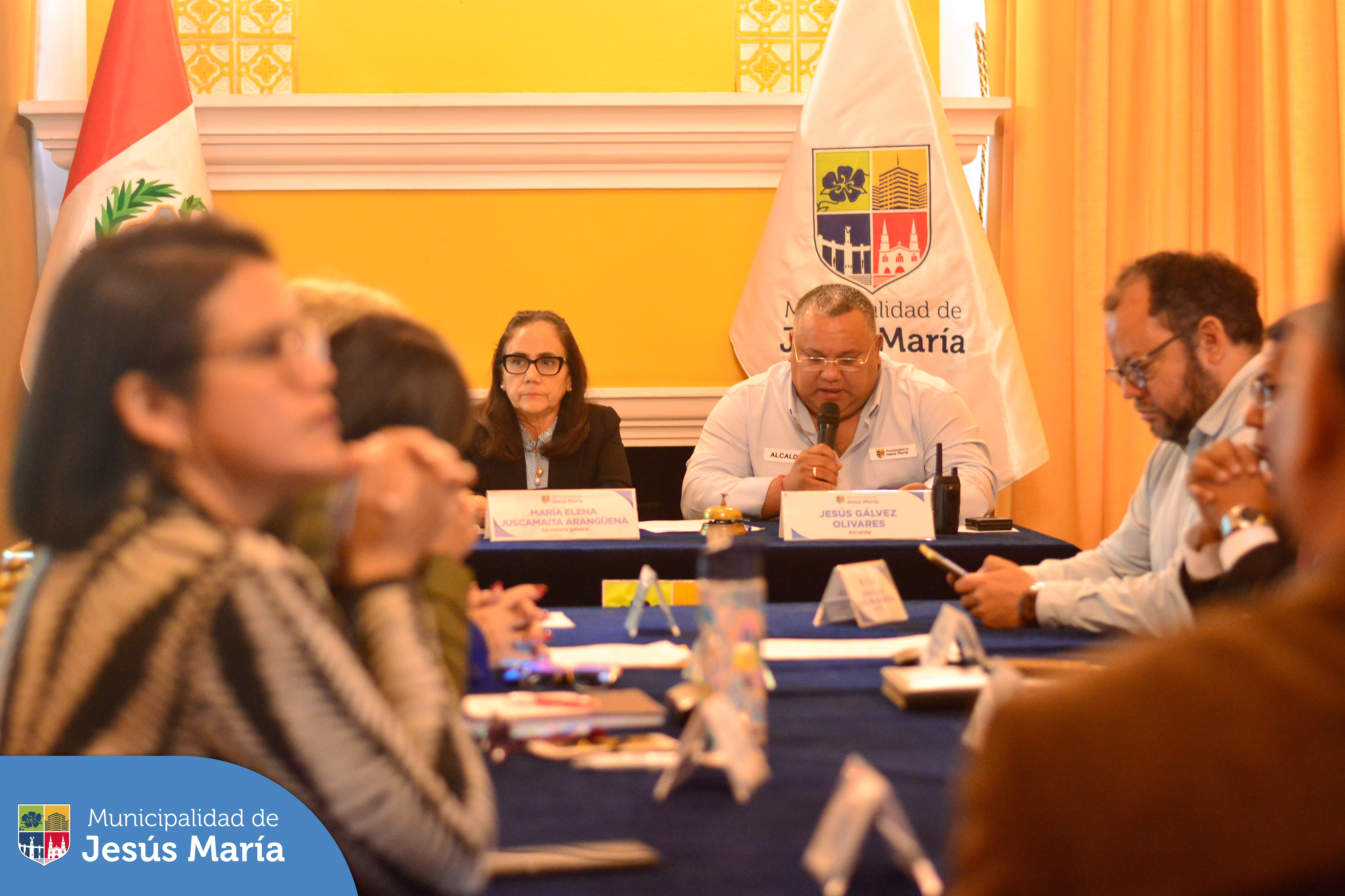 💪 Seguimos trabajando por nuestros vecinos jesusmarianos
Nuestro alcalde Jesús Gálvez Olivares, lideró la Sesión Ordinaria del Concejo Municipal N° 16.
Mira el video completo y conoce todos los acuerdos realizados 👉 https://acortar.link/YkXenT
#JesúsMaríaSomosTodos
