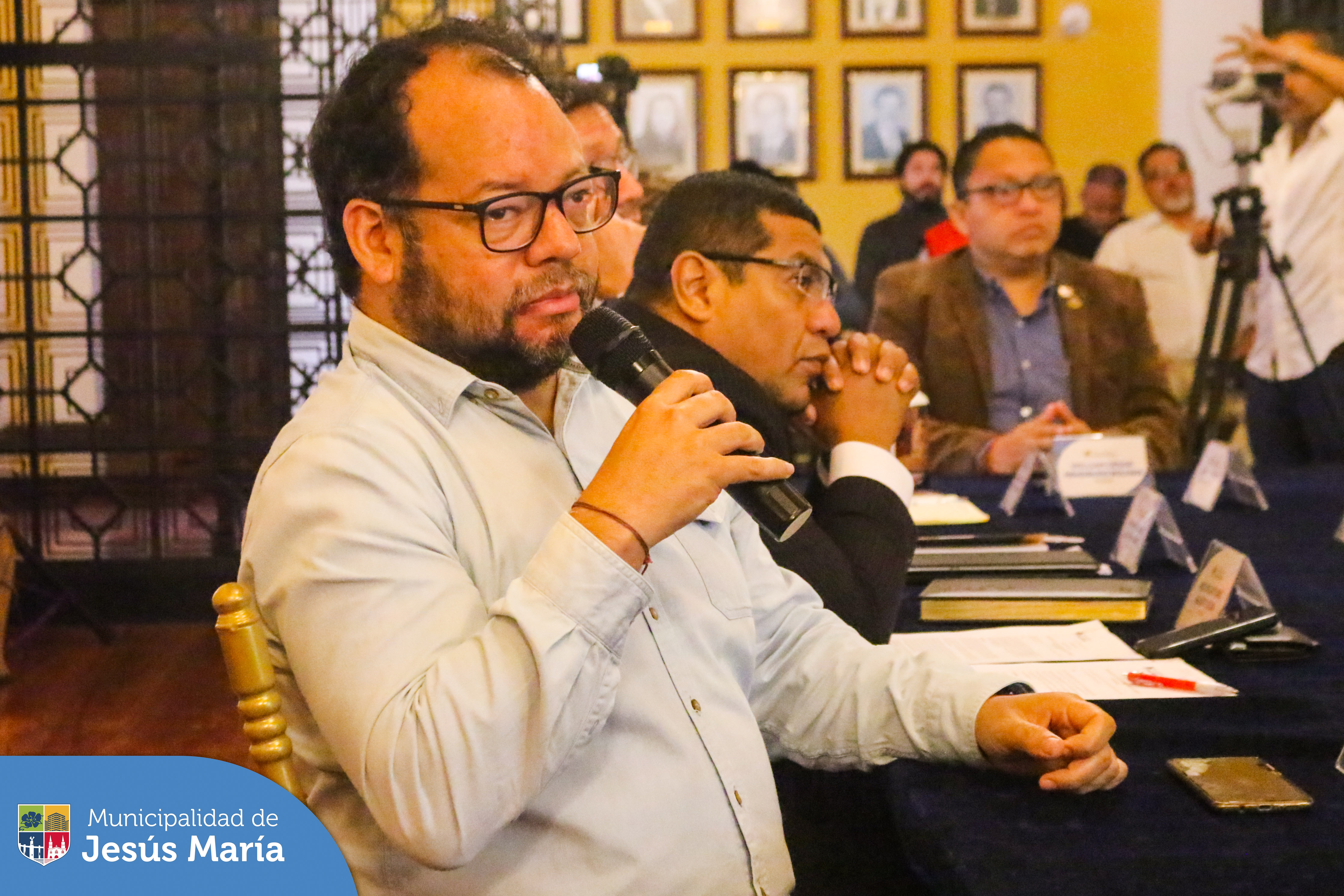 💪 Seguimos trabajando por nuestros vecinos jesusmarianos
Nuestro alcalde Jesús Gálvez Olivares, lideró la Sesión Ordinaria del Concejo Municipal N° 16.
Mira el video completo y conoce todos los acuerdos realizados 👉 https://acortar.link/YkXenT
#JesúsMaríaSomosTodos