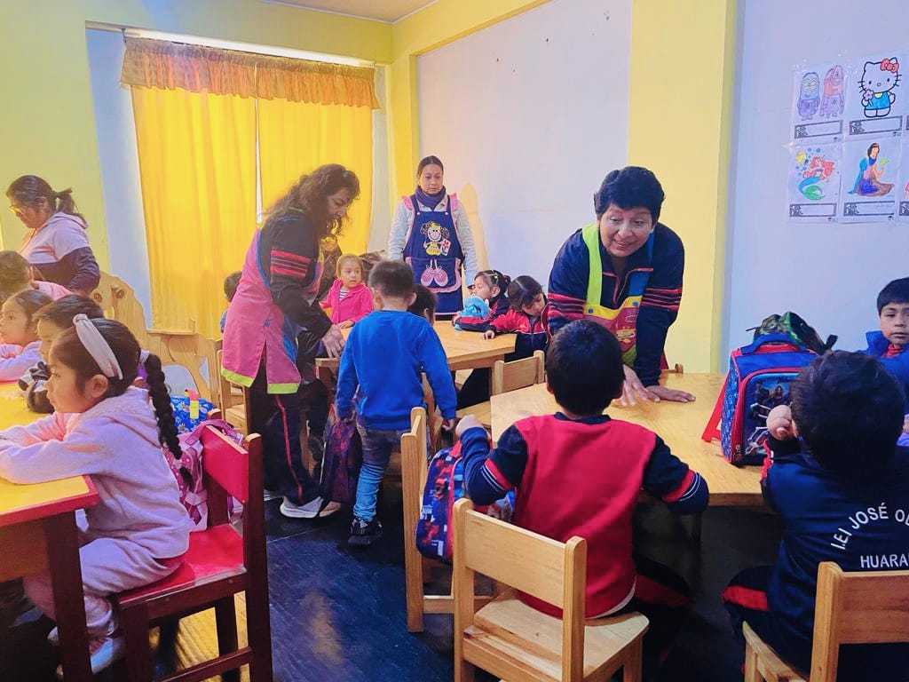 Niños de la institución educativa "José Olaya" conocieron de cerca la labor de la DEMUNA