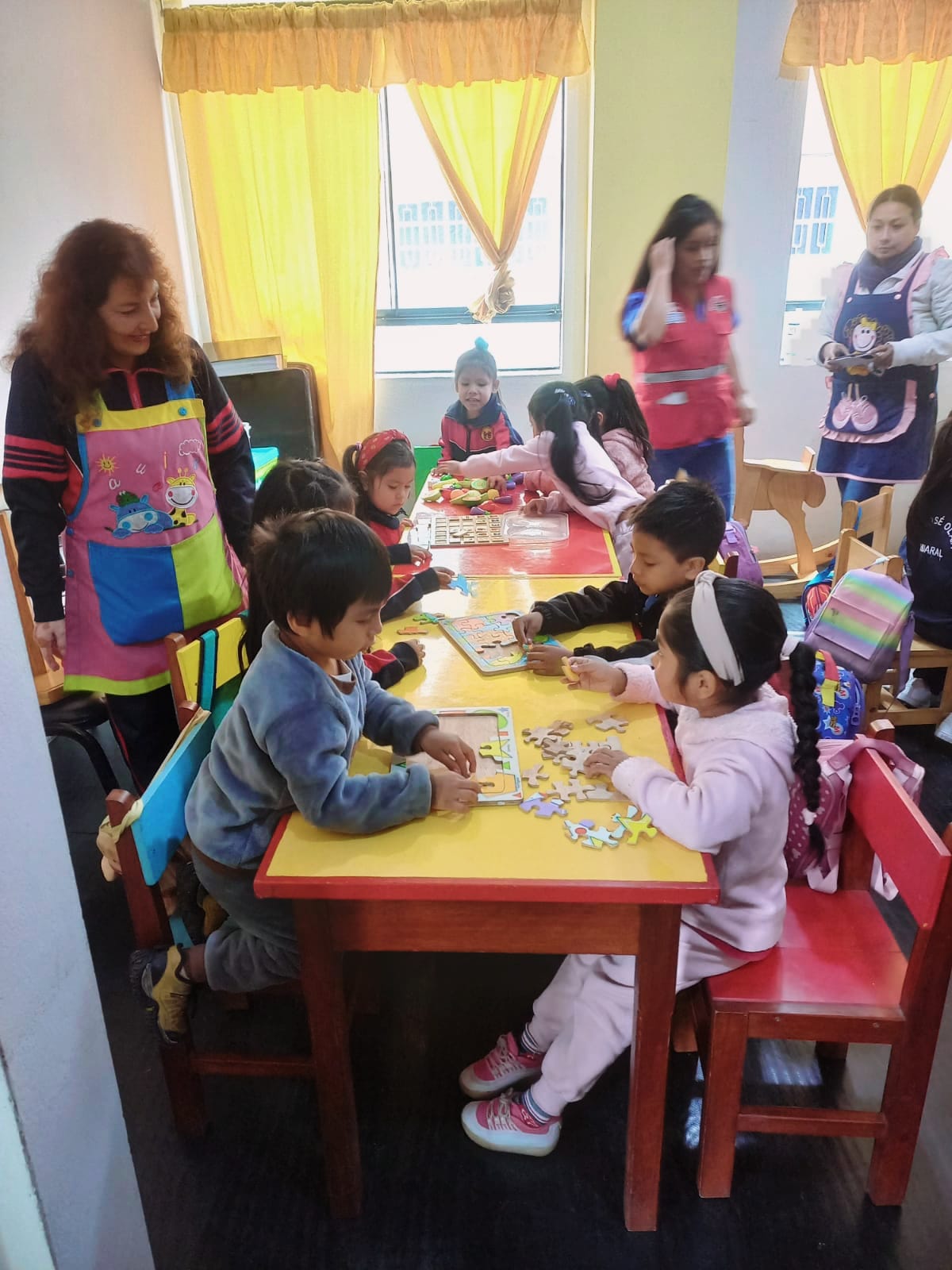 Niños de la institución educativa "José Olaya" conocieron de cerca la labor de la DEMUNA