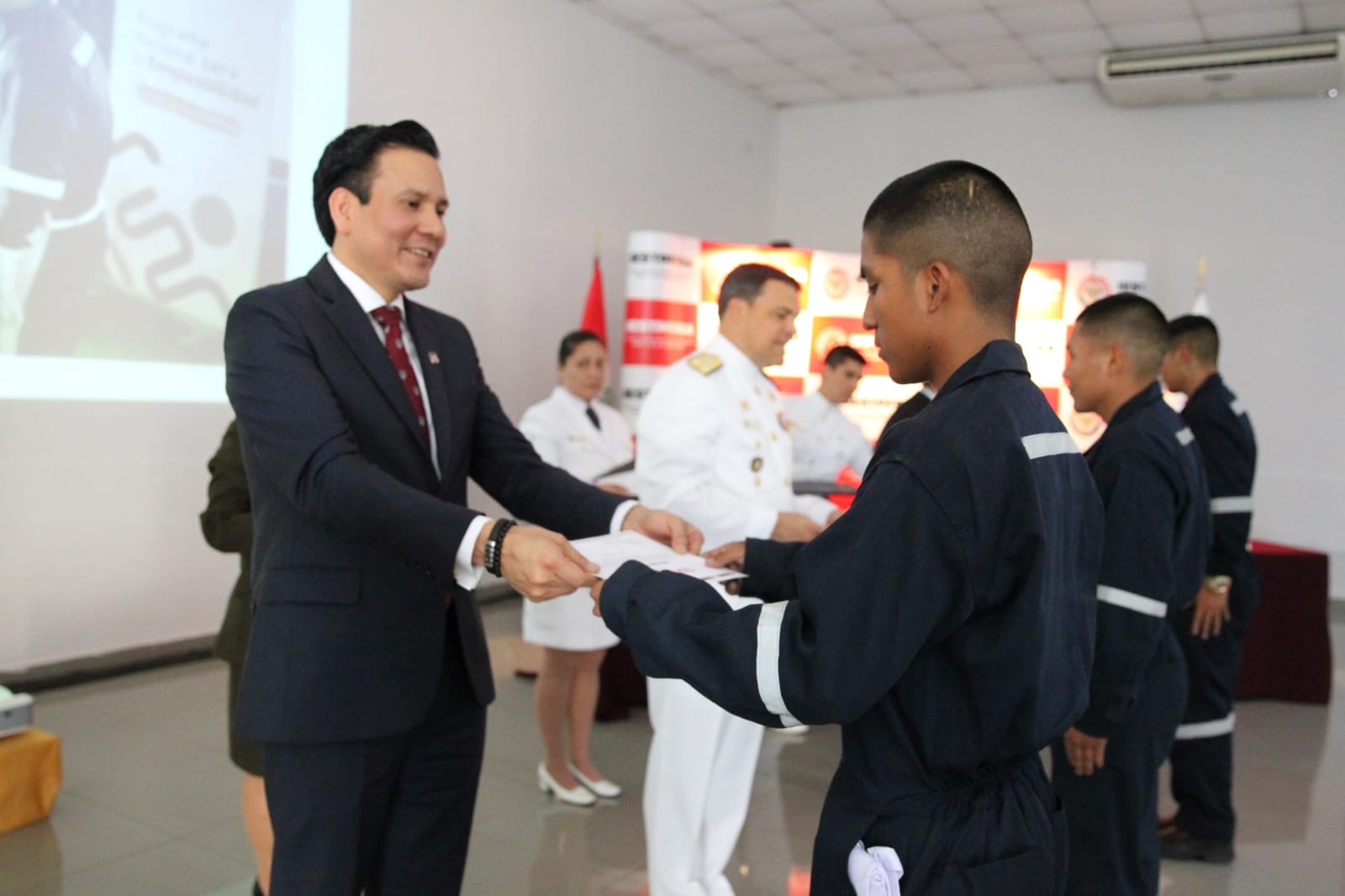 Capacitación en FFAA