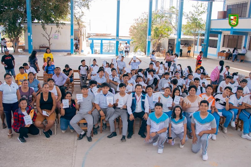 Detallan los beneficios de Beca 18 a estudiantes de secundaria