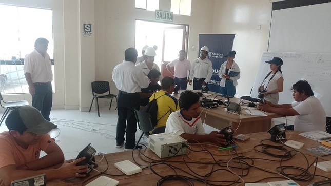 Pescadores son capacitados en manejo de equipos de pesca y navegación 