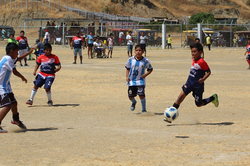 Campeonato creciendo con el fútbol en Canoas de Punta Sal promueve la formación de menores