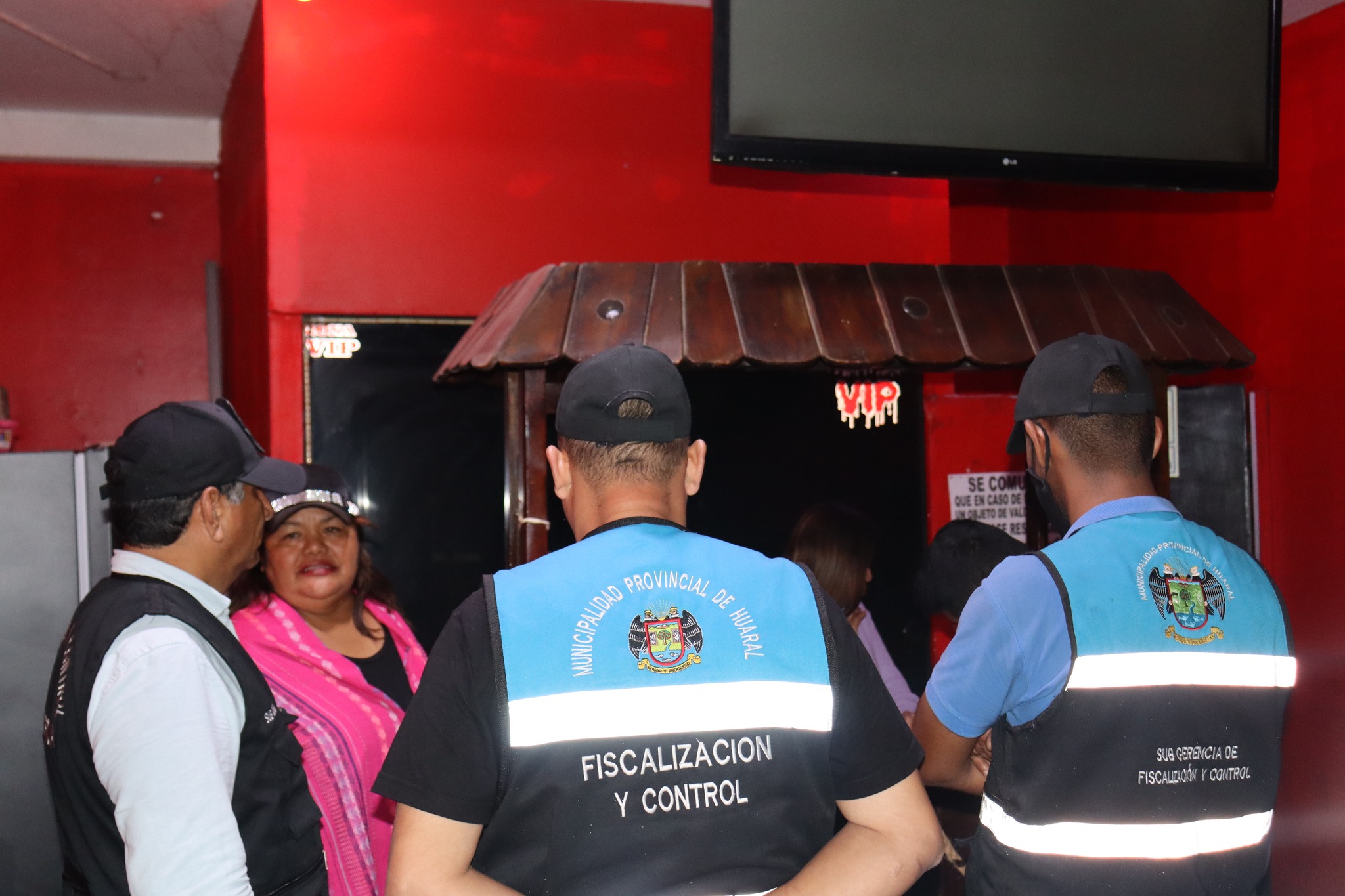 Municipalidad provincial cerró bares que operaban sin licencia de funcionamiento