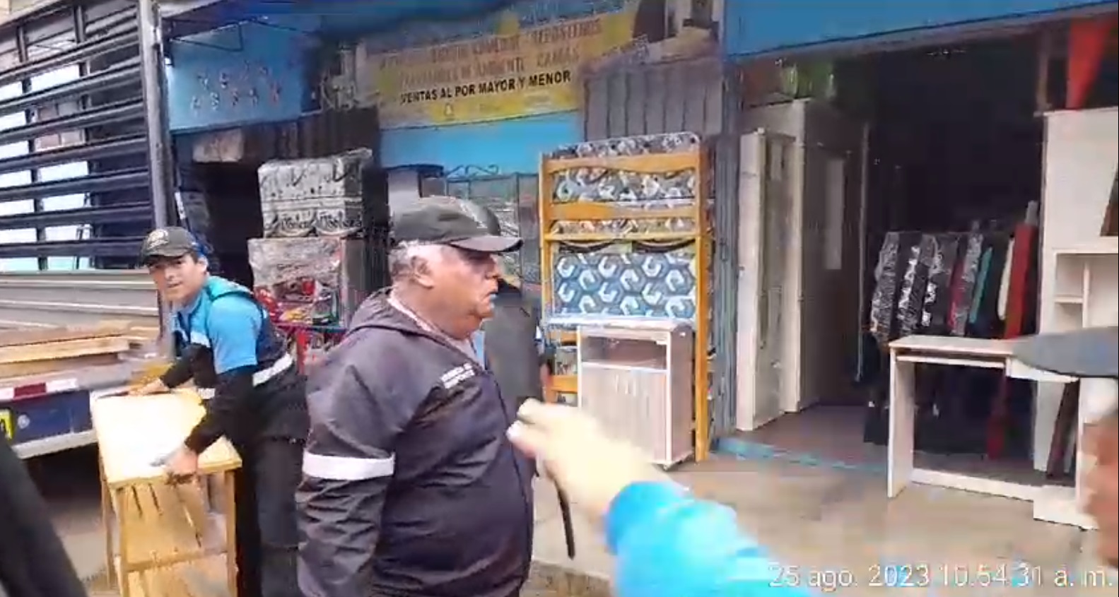 MPH realizó operativo sorpresa para evitar que comerciantes sigan usando la vía pública como vitrina de sus productos