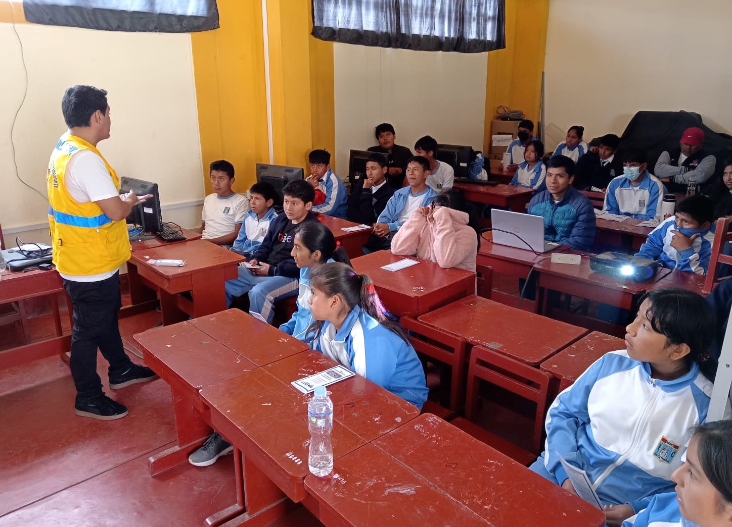 Municipalidad provincial continúa con su intensiva campaña de educación vial en colegios 