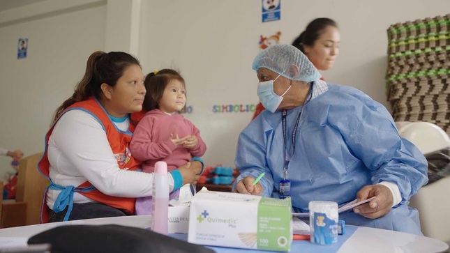 niñas y niños participan en la estrategia “Cuna Más, con punche contra la anemia”