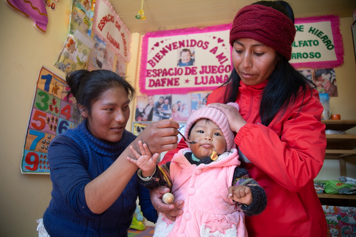 niñas y niños participan en la estrategia “Cuna Más, con punche contra la anemia”