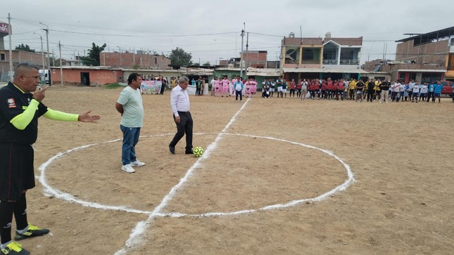 Alcalde Inaugura Campeonato En A.H. SÁNCHEZ CERRO 
