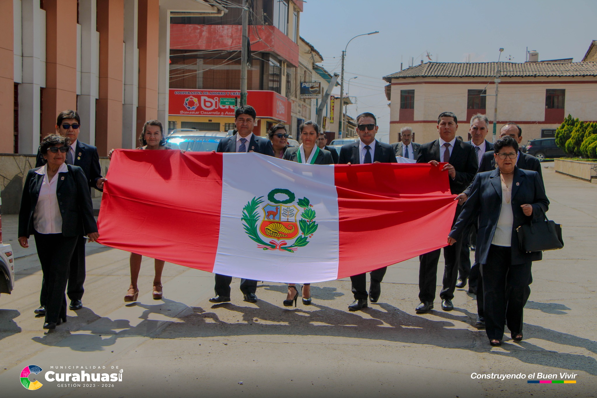 I.E Ramon Castilla realizo Izamiento y desfile Cívico por su 127 Aniversario.