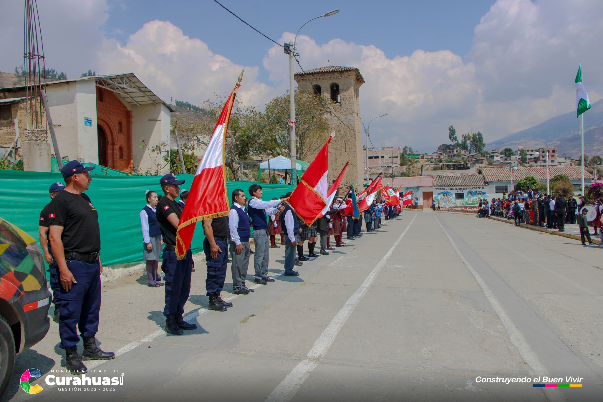 I.E Ramon Castilla realizo Izamiento y desfile Cívico por su 127 Aniversario.