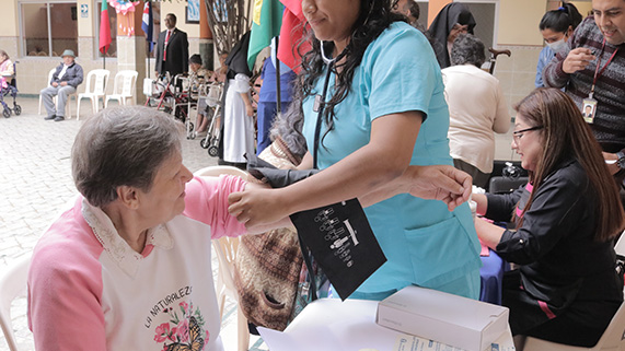 La Corte Superior del Callao llevó atención médica a adultos mayores del asilo de ancianos