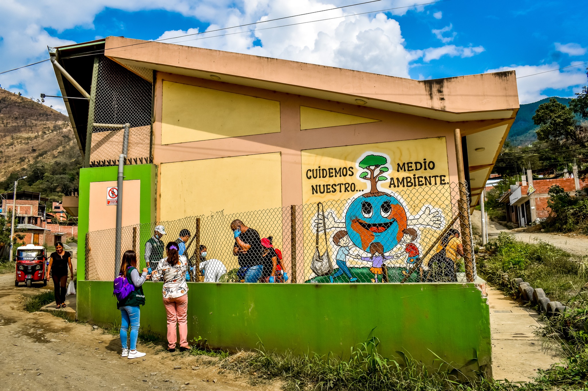 Conciencia ambiental en acción para un mejor futuro en Quillabamba