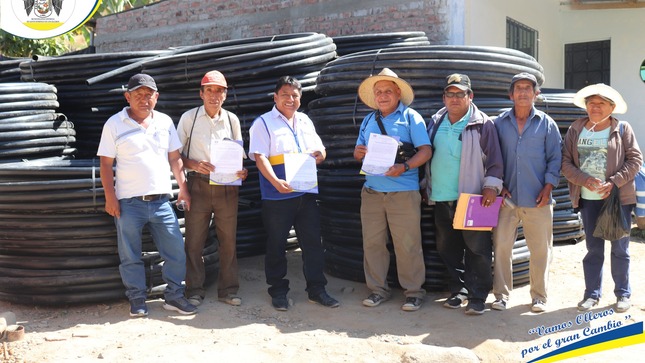 Alcalde Jorge Vidal Obispo Huapaya Entregó Rollo de Tubería HDPE 2 y Accesorios a la Comunidad Campesina de Llanac.