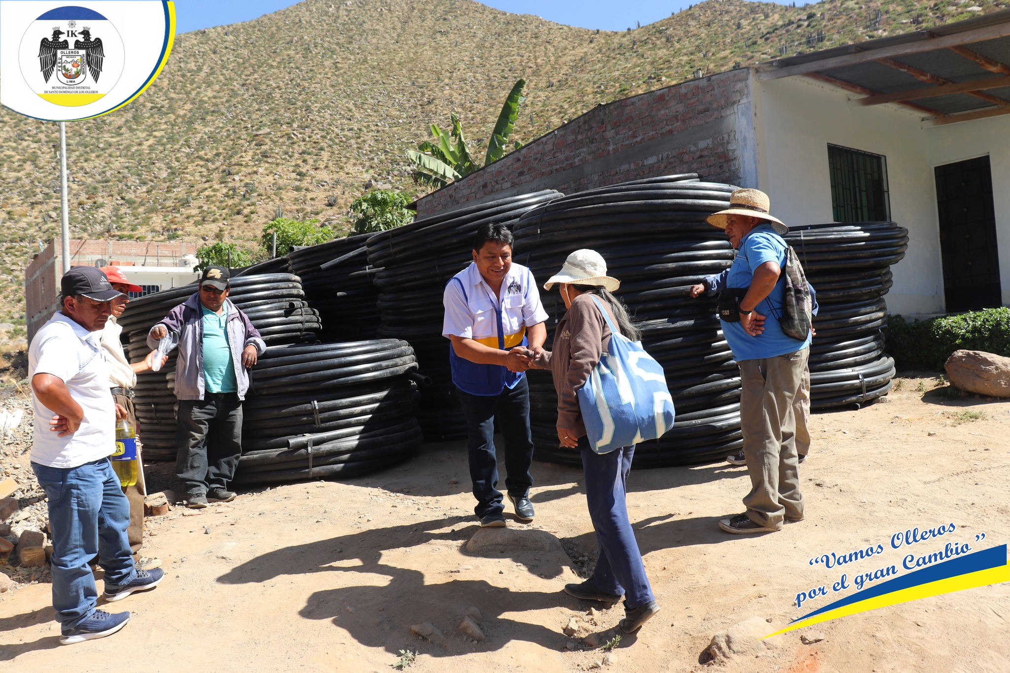 Alcalde Jorge Vidal Obispo Huapaya Entregó Rollo de Tubería HDPE 2 y Accesorios a la Comunidad Campesina de Llanac.