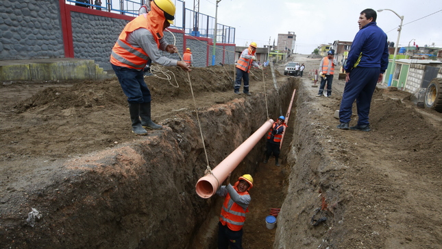 Ministerio de Vivienda transfiere más de S/ 23 millones a la Contraloría para que fiscalice obras de agua y saneamiento