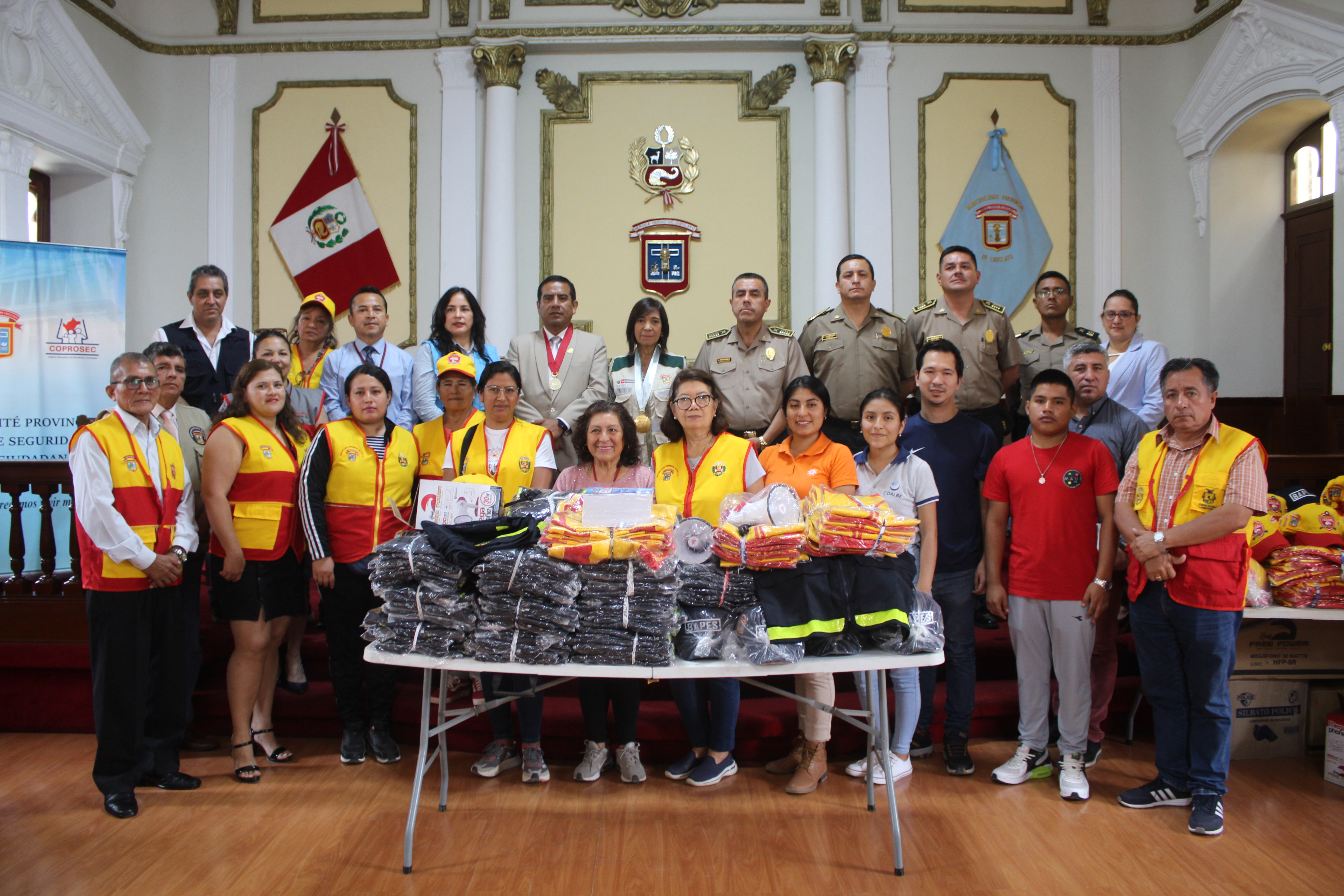 COPROSEC Chiclayo entrega implementos para lucha contra la delincuencia