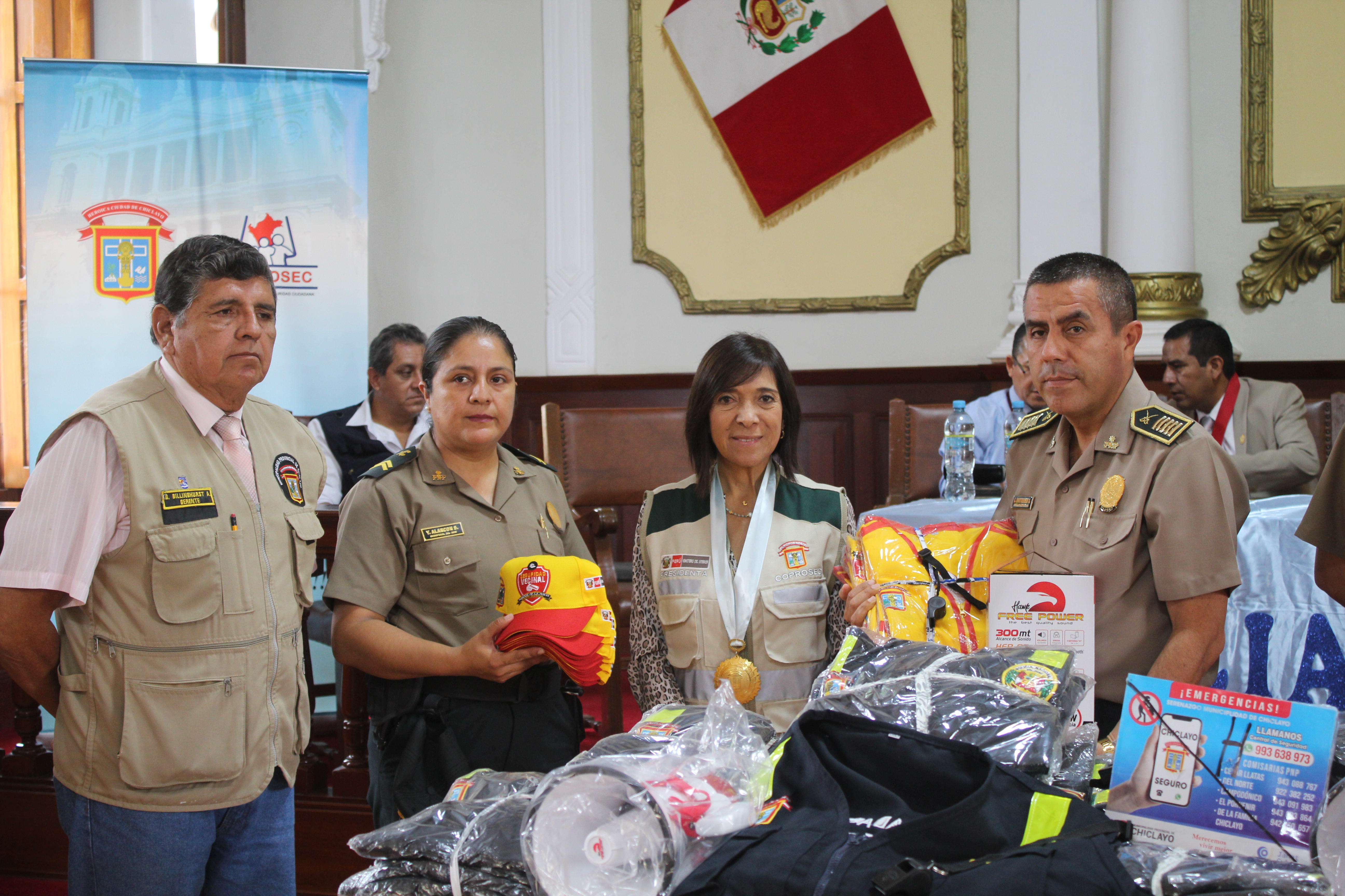 COPROSEC Chiclayo entrega implementos para lucha contra la delincuencia