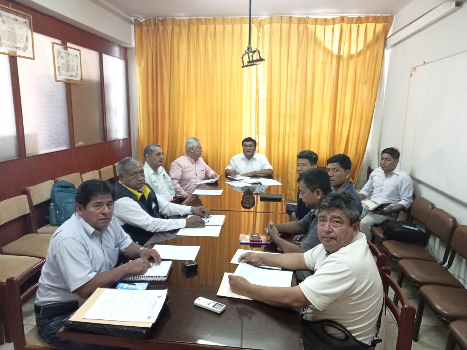 📌📌Director de UGEL Ayabaca, Mg. Luis Llacsahuanga Granadino se reunió en la Dirección Regional de Educación, con el Director Regional de Educación, Martín Olivares, el Director de UGEL Tambogrande, Prof. Angel Yovera, el Jefe de UPDI de la DREP, Prof. Carlos Azabache, así como especialistas de ambas Ugeles. Así mismo el Prof. Jorge Luis Vilela Panta, PP.FF., de la I.E. 14320 de la Tienda - Suyo, para escuchar y atender la problemática📌📌.