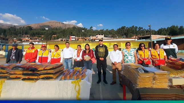 COPROSEC Entrego Implementos y Accesorios para junta Vecinal de Tacshana