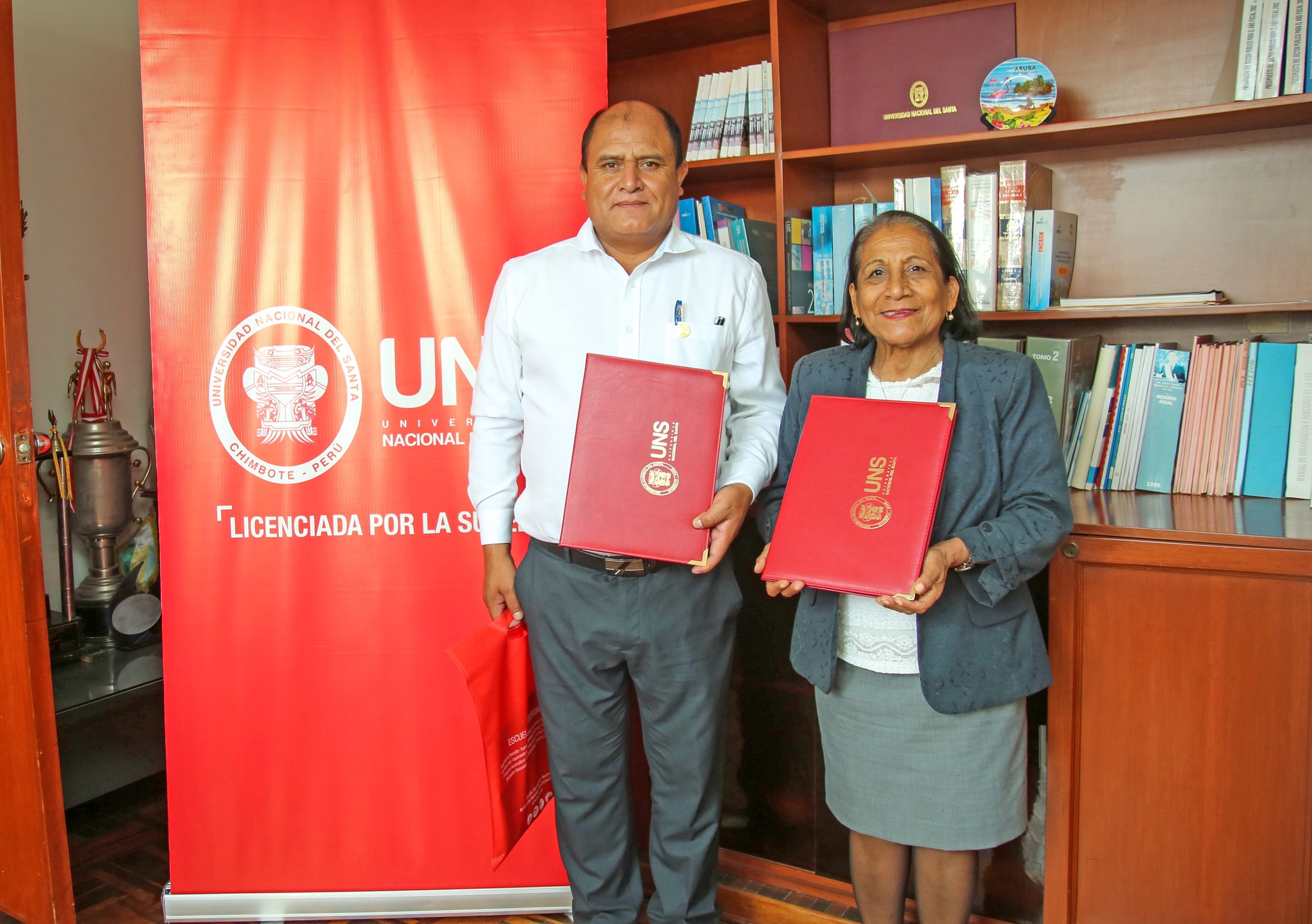 Municipalidad Provincial de Sihuas y Universidad Nacional del Santa firman convenio Inter Institucional.