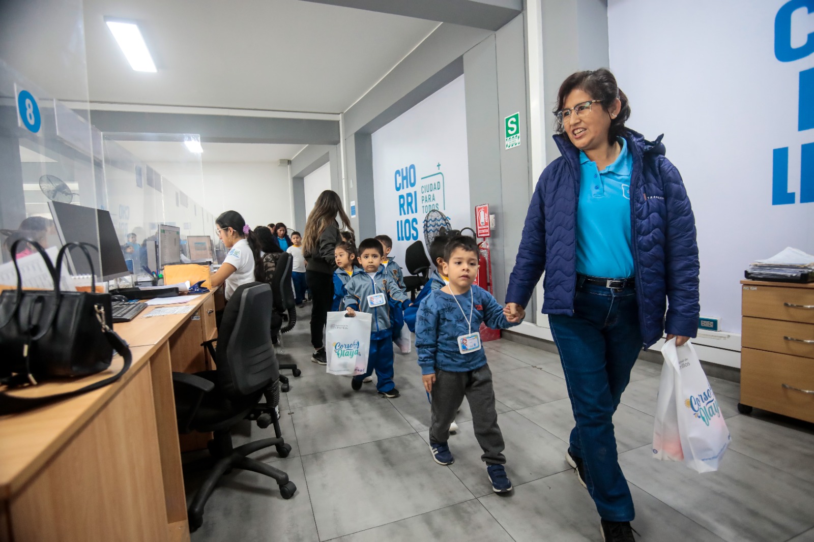 Pequeños llegaron emocionados a la Municipalidad de Chorrillos.