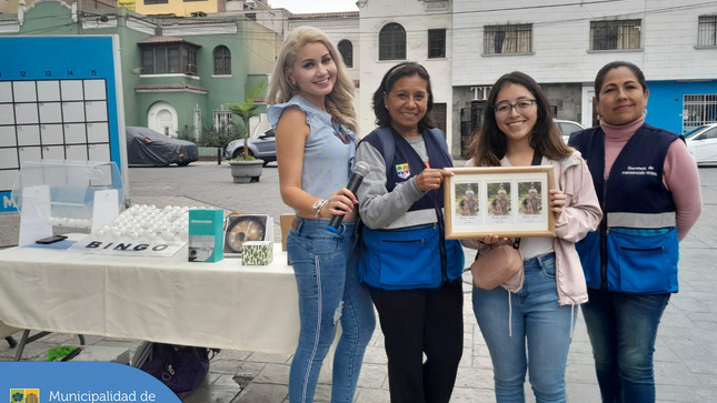 🎉Los vecinos jesusmarianos se divirtieron jugando en el gran Bingo Familiar Municipal 🎉 en nuestra Plaza San José. Ellos pasaron una tarde compartiendo risas y premios.
Porque en #JesúsMaríaSomosTodos
