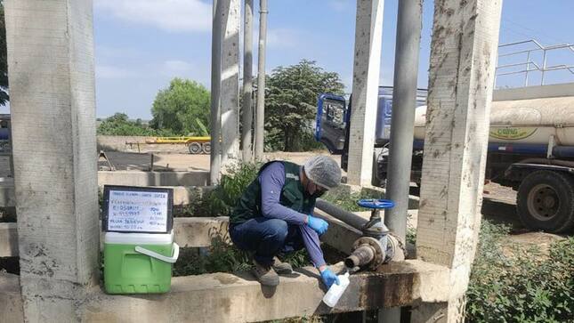 Municipalidad De Sullana Toma Muestras Para El Aseguramiento De La Calidad Del Agua En La Zona Rural