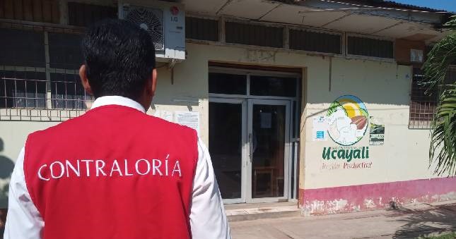 La Contraloría General alertó que funcionarios del GORE Ucayali autorizaron la suspensión de plazo del mejoramiento de la plaza de armas y del jirón Francisco Álvarez del distrito de Sepahua, valorizado en       S/ 5.9 millones por falta de traslado de cemento y acero debido a la disminución del caudal del río en ausencia de lluvias, a pesar de que ello no está establecido en el artículo 142 de la ley de contrataciones del Estado.
