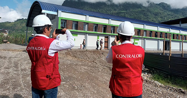 La Contraloría General de la República advirtió la inaplicación de penalidad por S/ 343 112 por trabajos inclusos en la construcción del laboratorio de la facultad de Mecánica Eléctrica de la Universidad Nacional Agraria de la Selva (Unas), el supervisor dio conformidad a pesar de que la construcción no estaba concluida al 100 %, faltaban las instalaciones de ventilación mecánica, puertas, los sistemas contra incendios, entre otros trabajos.