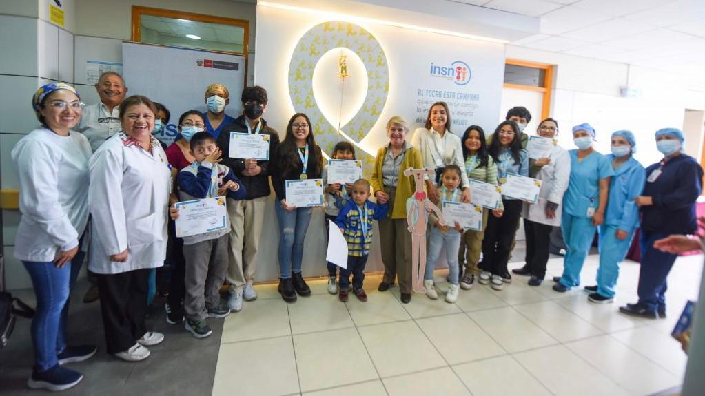Homenaje a niños y adolescentes que culminaron su tratamiento contra el cáncer