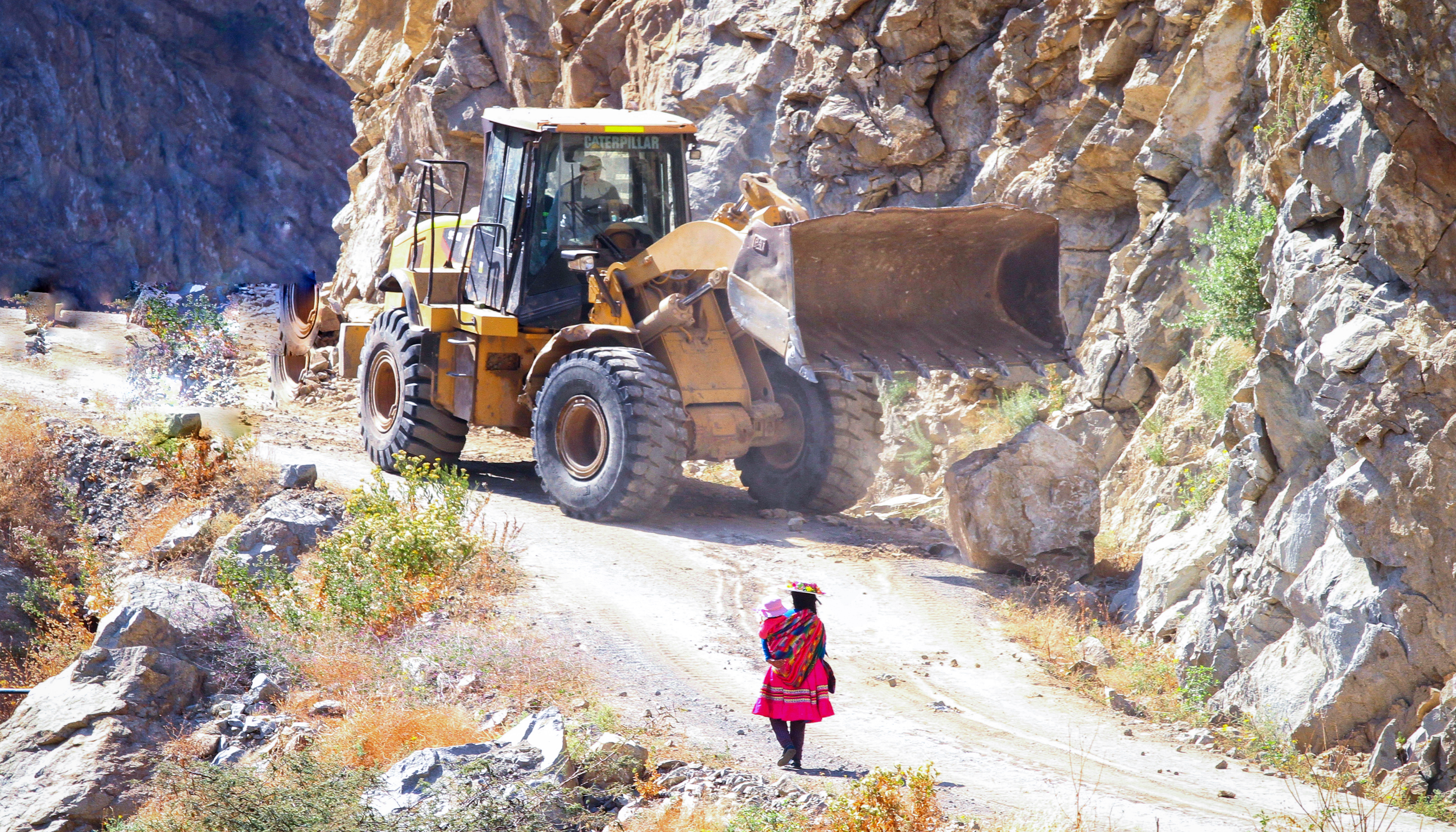 Más de 475 km de vías serán mejoradas en las provincias de Yauyos y Cañete