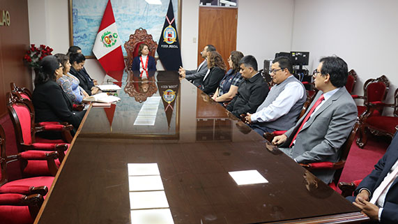 Presidenta de la Corte Superior de Justicia del Callao, Teresa Soto Gordon expresó su total compromiso con el bienestar del trabajador judicial. Así lo afirmó durante una reunión de trabajo con el secretario judicial del sindicato