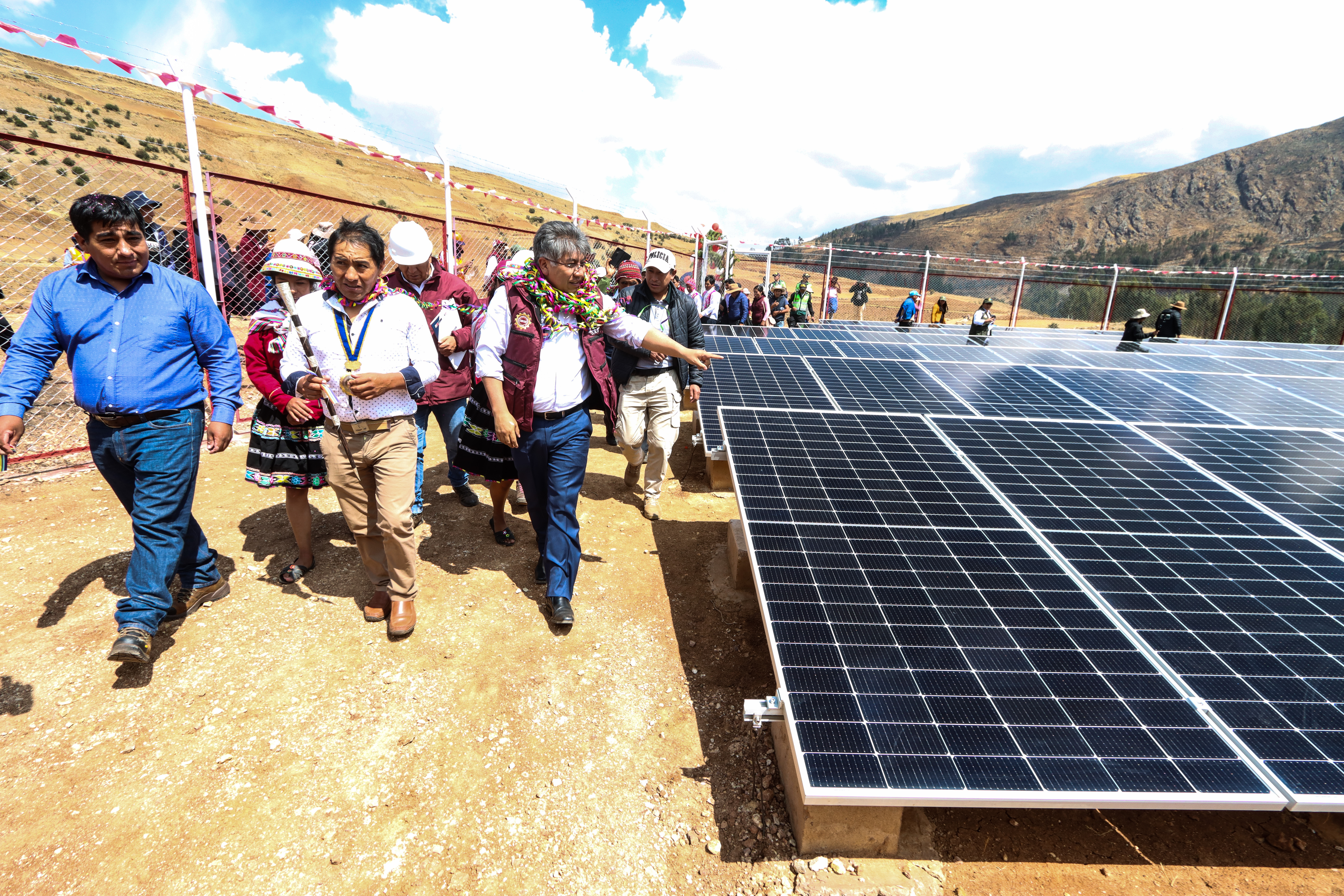 Energía Solar y Agricultura unidas: GORE Cusco entrega proyecto de Riego a más de 200 familias de agricultores en Acomayo