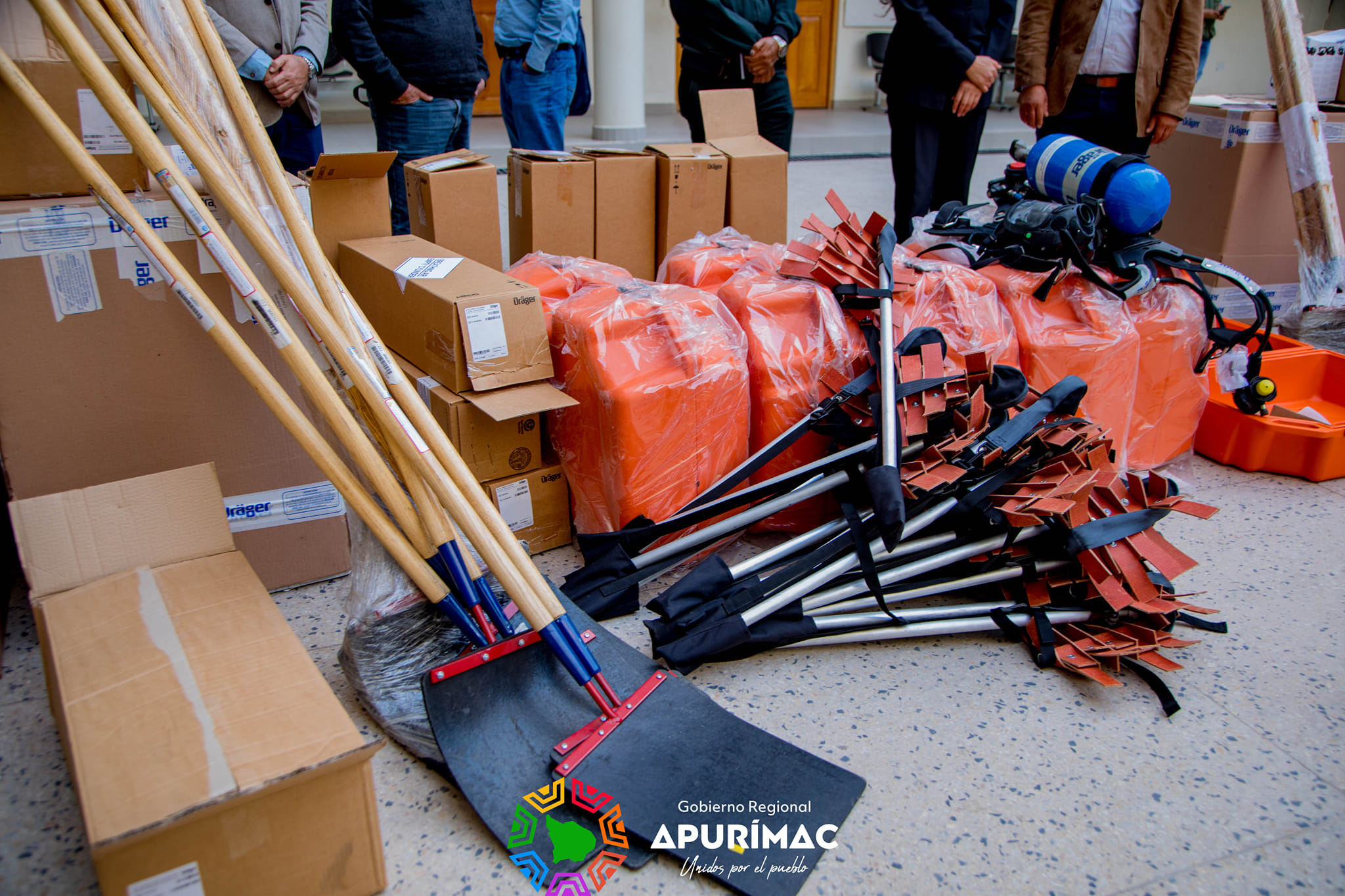 Gobierno Regional de Apurímac implementa con nuevos equipos a la compañía de bomberos para combatir incendios forestales